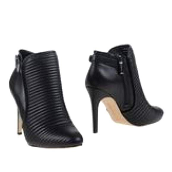 BCBGeneration Benci Quilted Black Ankle Booties - Picture 2 of 16